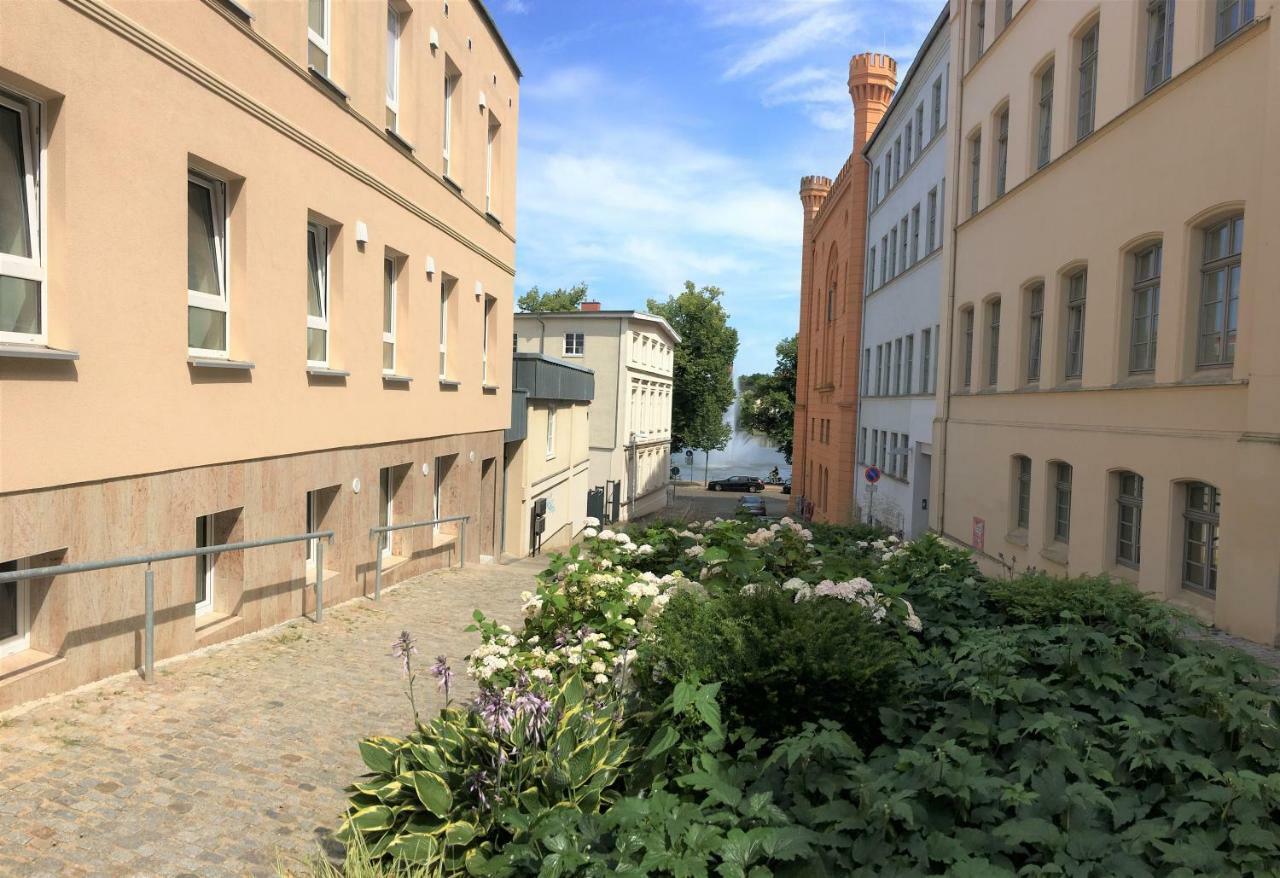 Schwerin Apartment Am Pfaffenteich Luaran gambar